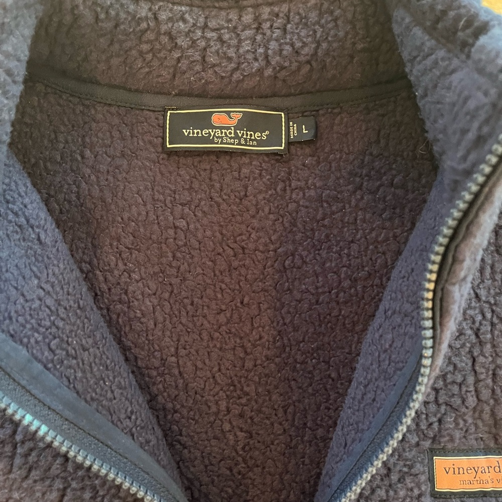 Blue Vineyard Vines fleece - Picture 2 of 2